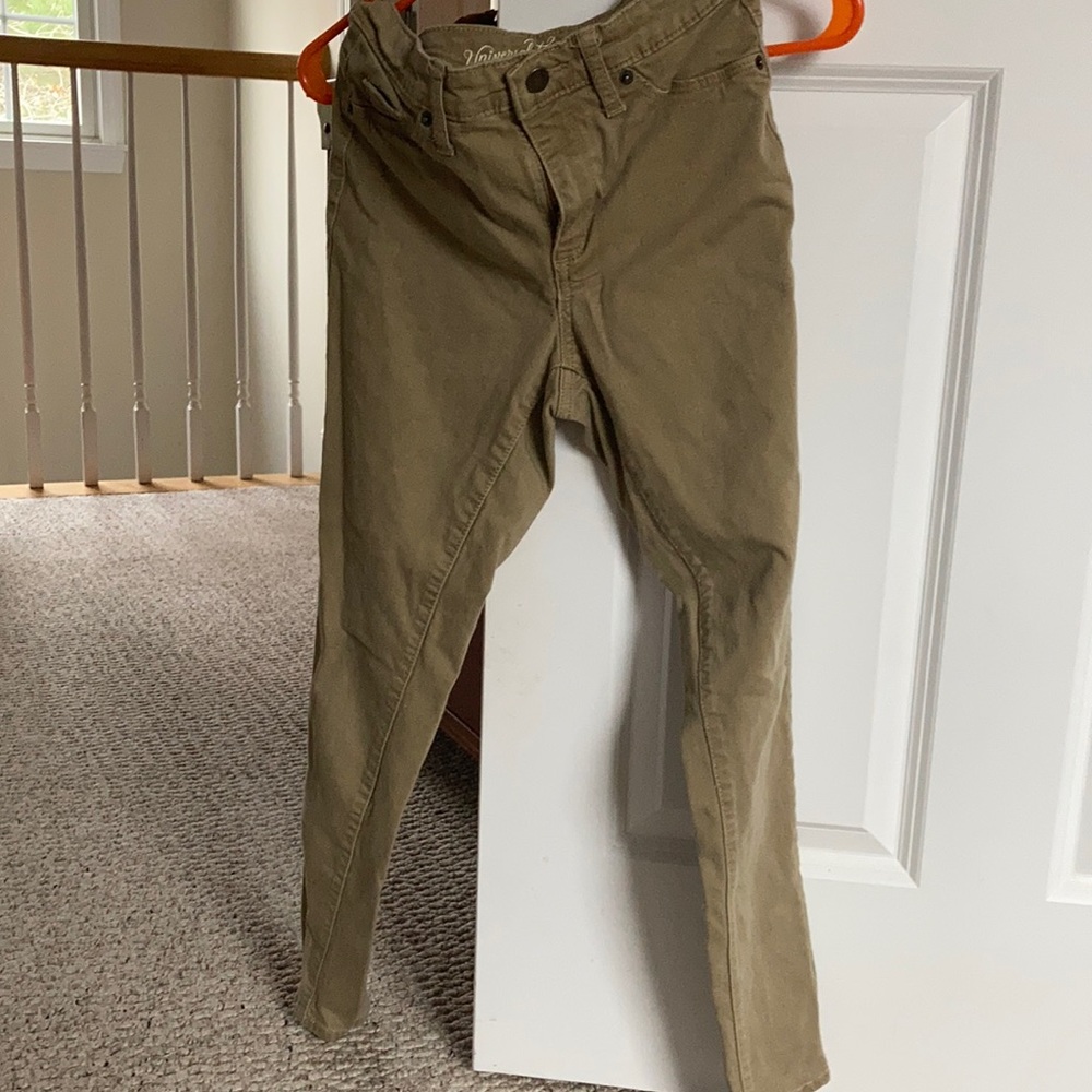 Skinny tan size 27s universal thread jeans.